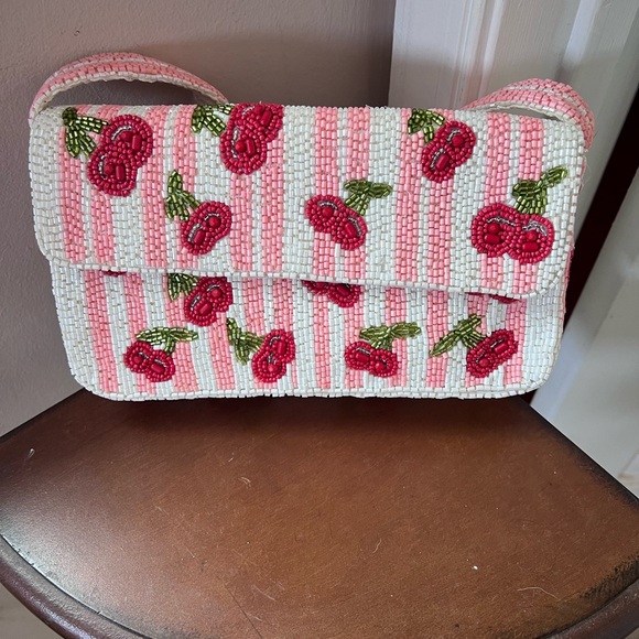 CHERRY VIRAL INDIA BEADED BAG NWT - Picture 2 of 4